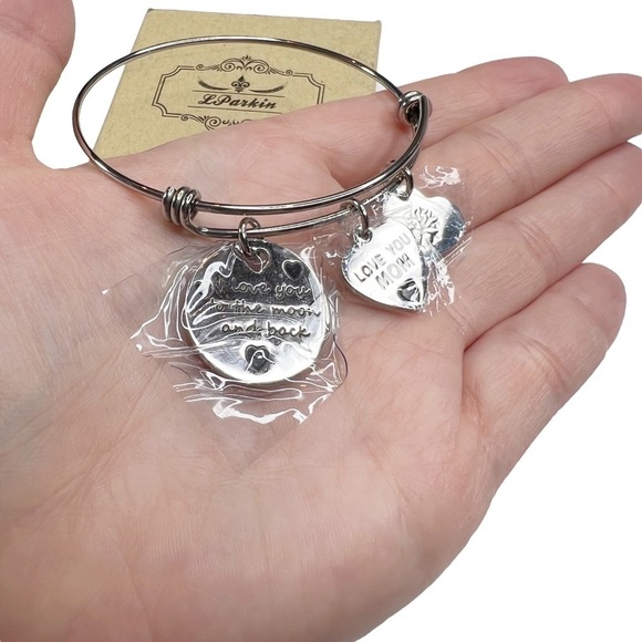 New Silver Tone Love You Mom Charm Bangle Bracelet - Picture 3 of 5